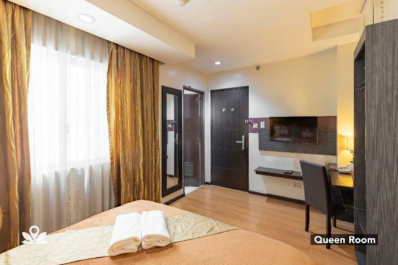 Lorenzzo Suites Hotel Makati City Exterior photo
