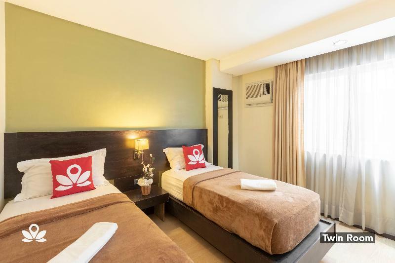 Lorenzzo Suites Hotel Makati City Exterior photo